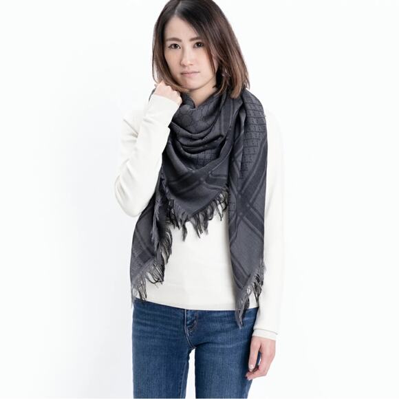 NEW Gucci GG Guccissima Monogram Surviee Scarf in Black - Picture 9 of 9